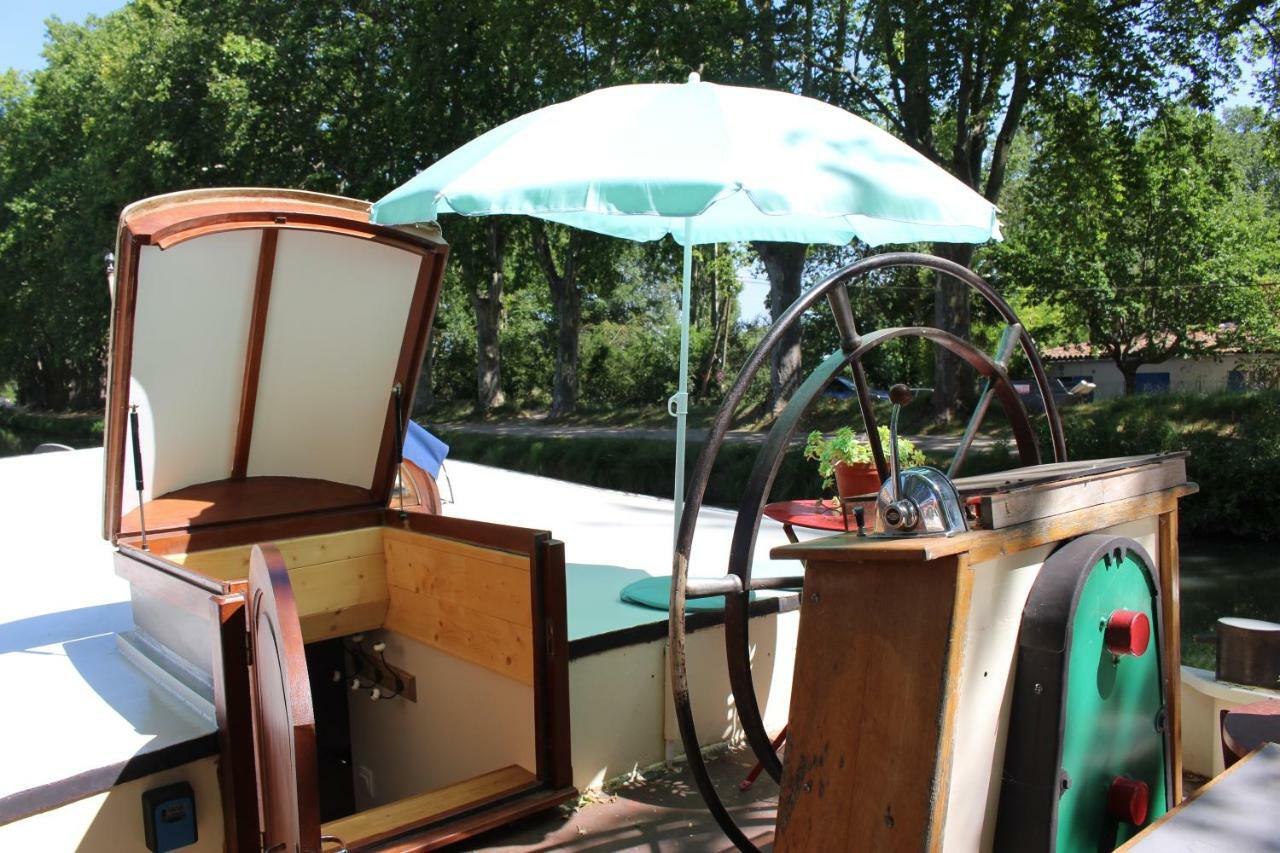 Sur Péniche La Tortue